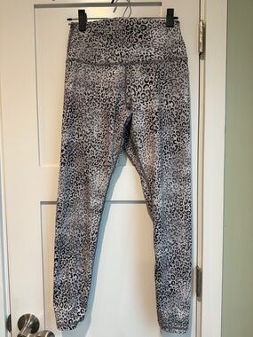 Glider grey leopard leggings Medium